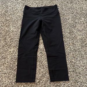 Lululemon black cropped mid rise legging